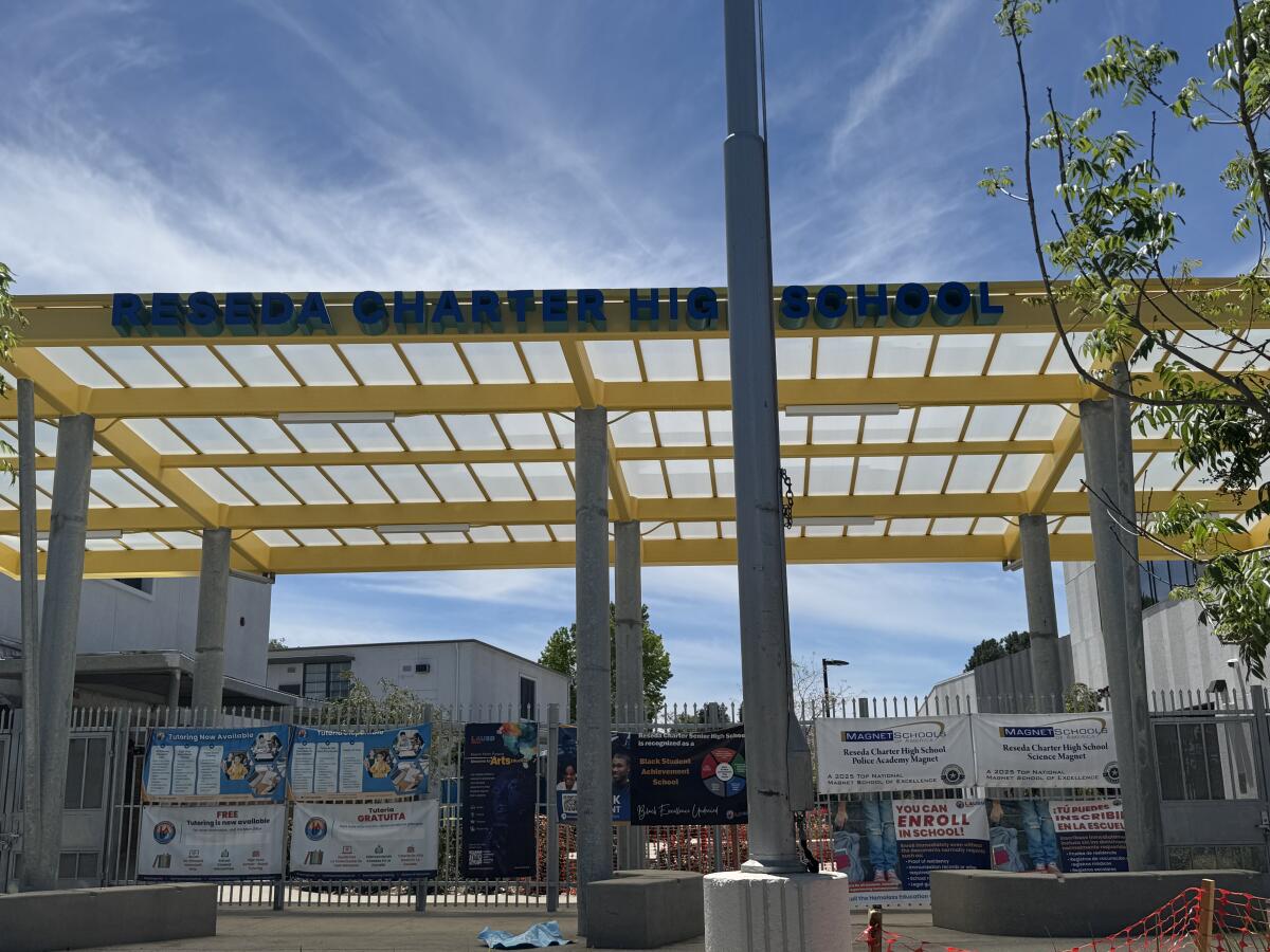 A picture of the exterior of Reseda High School