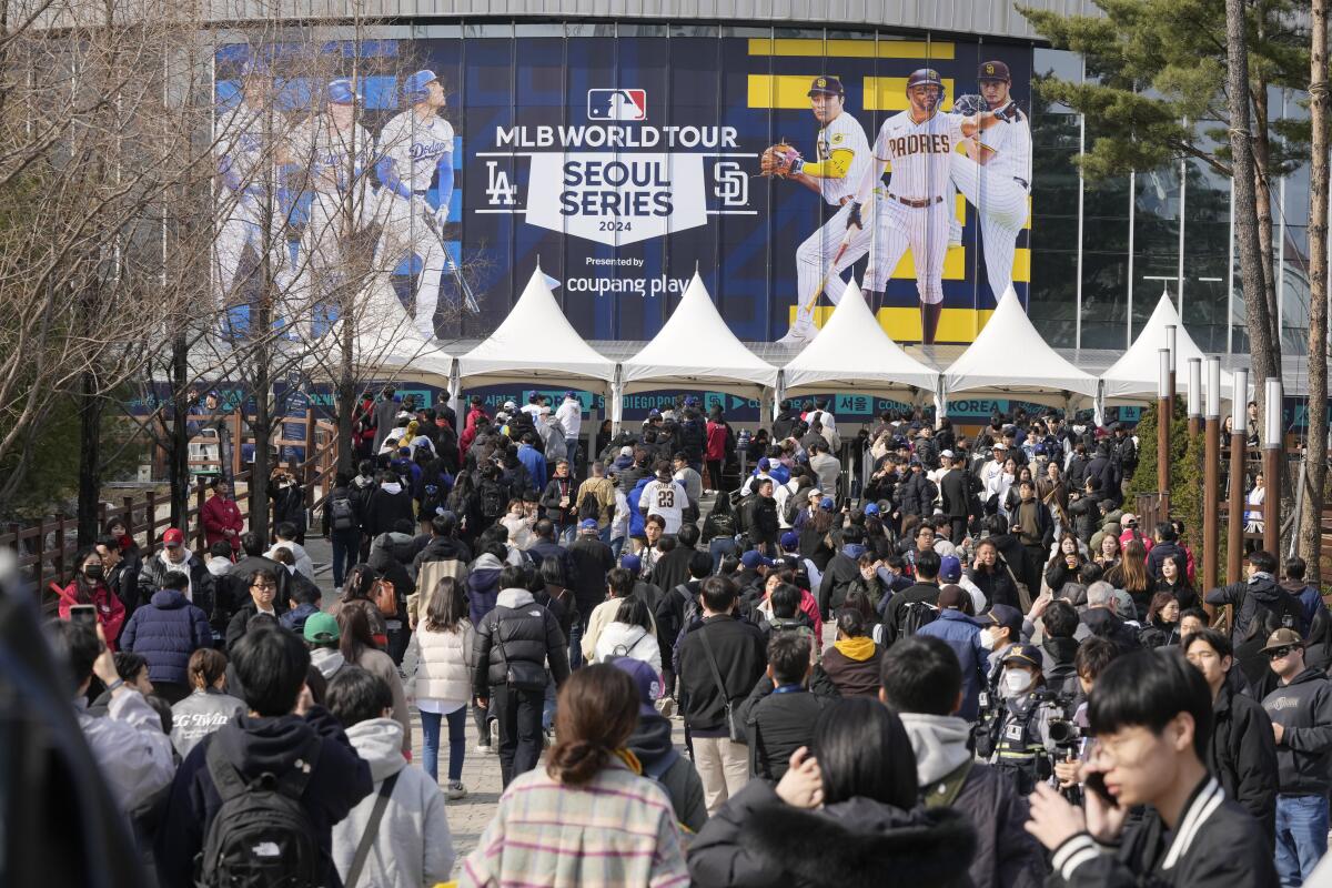 Fans make their way to the stadium prior to the 2024 Seoul Series game between the Dodgers and Padres on March 20.