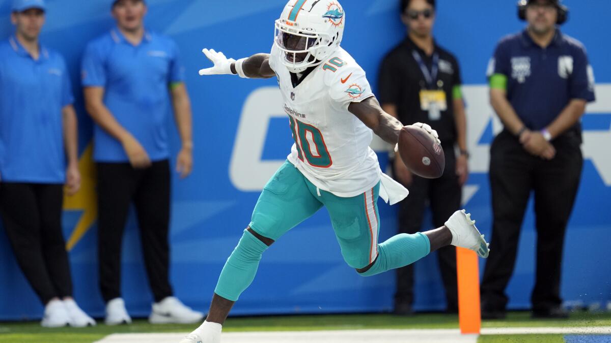 Tyreek Hill speaks out on Bills' coverage plan against Dolphins