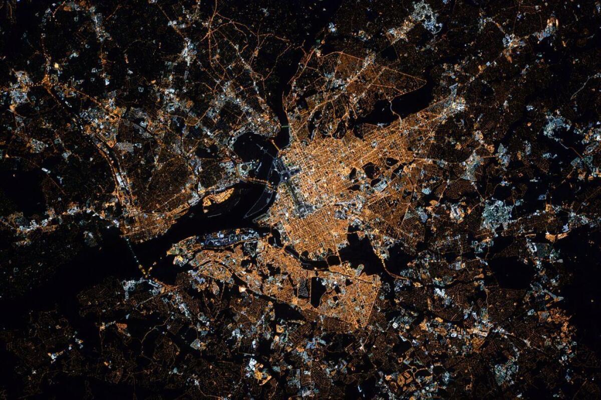 "Had a great view of #WashingtonDC yesterday morning! #YearInSpace"
