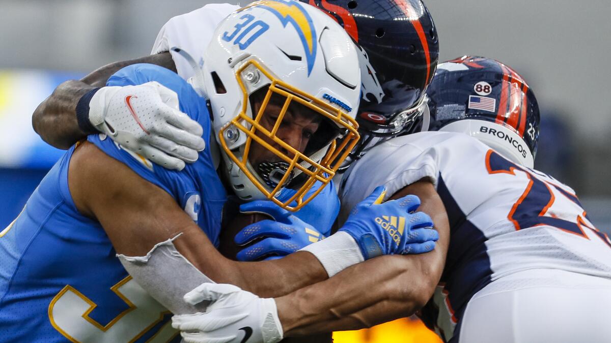 Broncos vs Chargers Odds & Live Scores - October 17, 2022