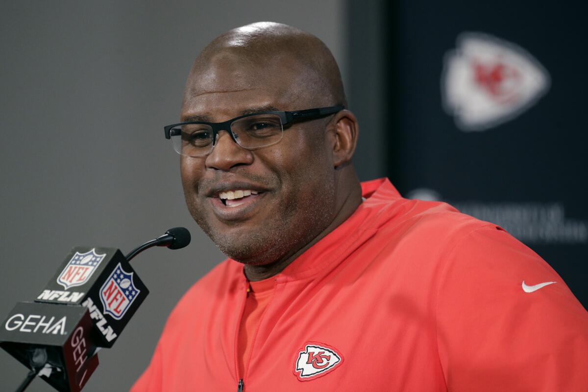 Kansas City Chiefs offensive coordinator Eric Bieniemy speaks during a news conference in 2020.