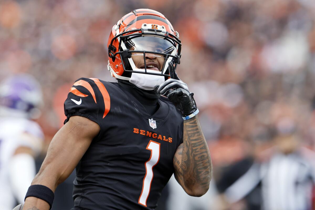 Bengals WR Ja'Marr Chase day to day with shoulder injury. DT Reader and CB  Ivey lost for the season, National Sports