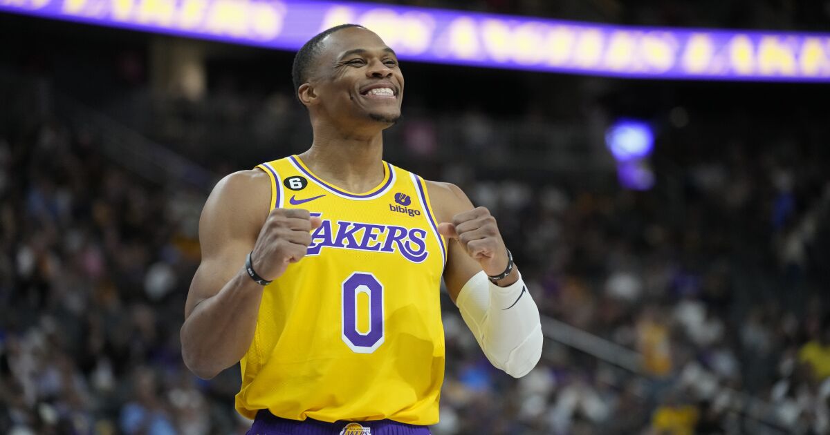 Russell Westbrook dans la formation de départ des Lakers contre les Warriors