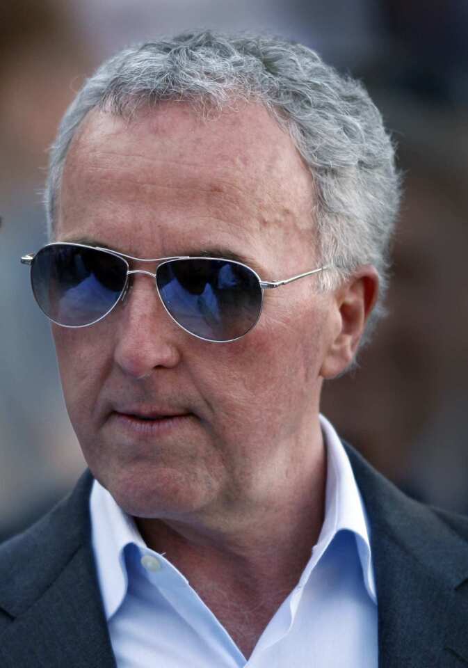 Frank McCourt agrees to sell Dodgers