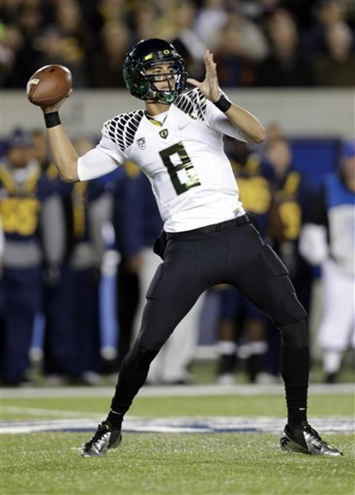 Mariota leads No. 2 Oregon past California 59-17 - The San Diego  Union-Tribune