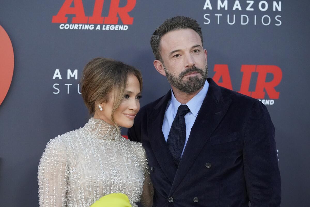 Jennifer López y Ben Affleck llegan al estreno mundial de "Air"