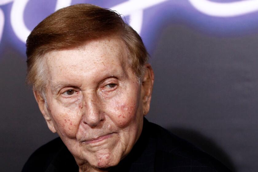 Viacom's controlling shareholder, Sumner Redstone, says that he has lost confidence in his hand-picked board members who oversee the media company.