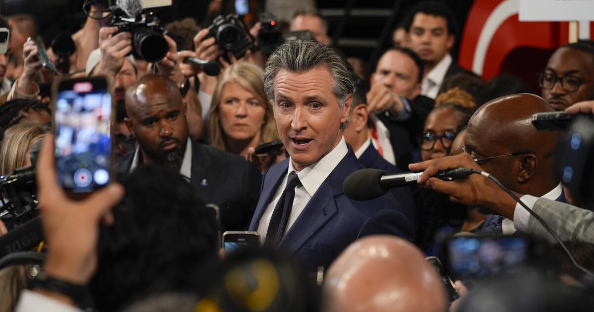 Column: Newsom and lawmakers bow to Google, sticking it to the information business