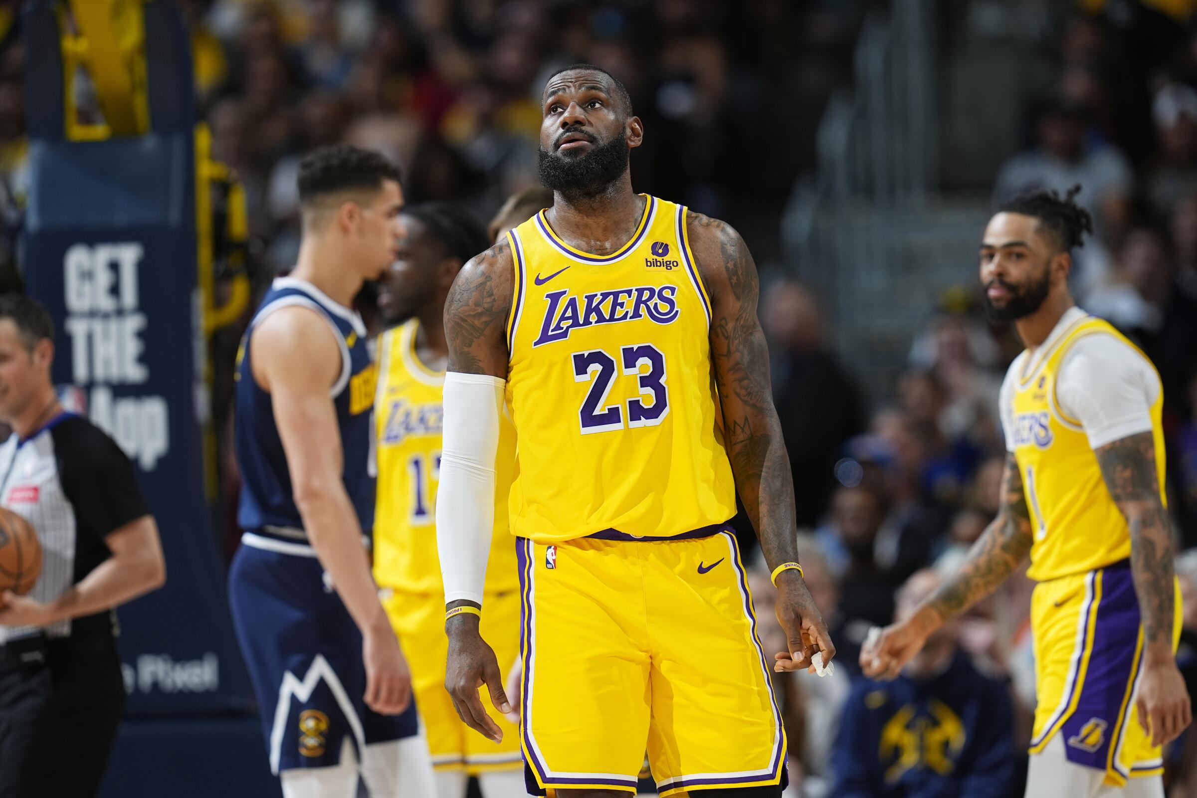 LeBron James and Lakers stuck in mediocre hell with no hope - Los Angeles Times