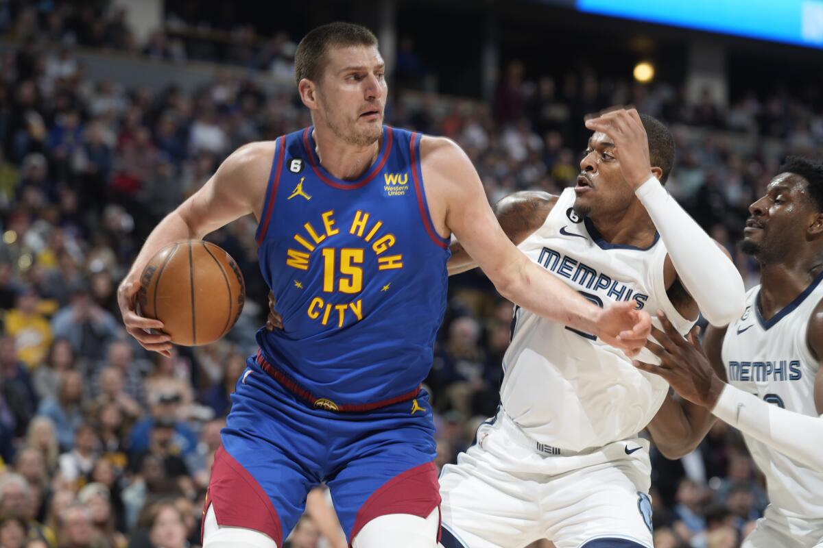 Nuggets rally past Grizzlies for 11th straight win