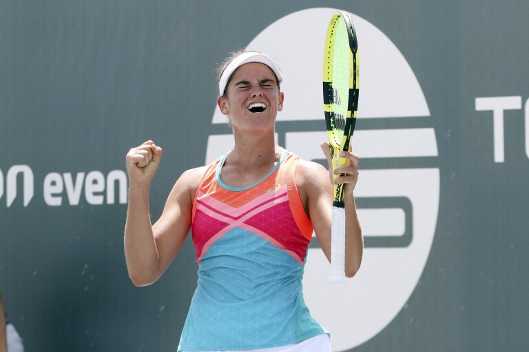 Jennifer Brady Continues Ascent In Tennis World At Us Open Los Angeles Times 7591