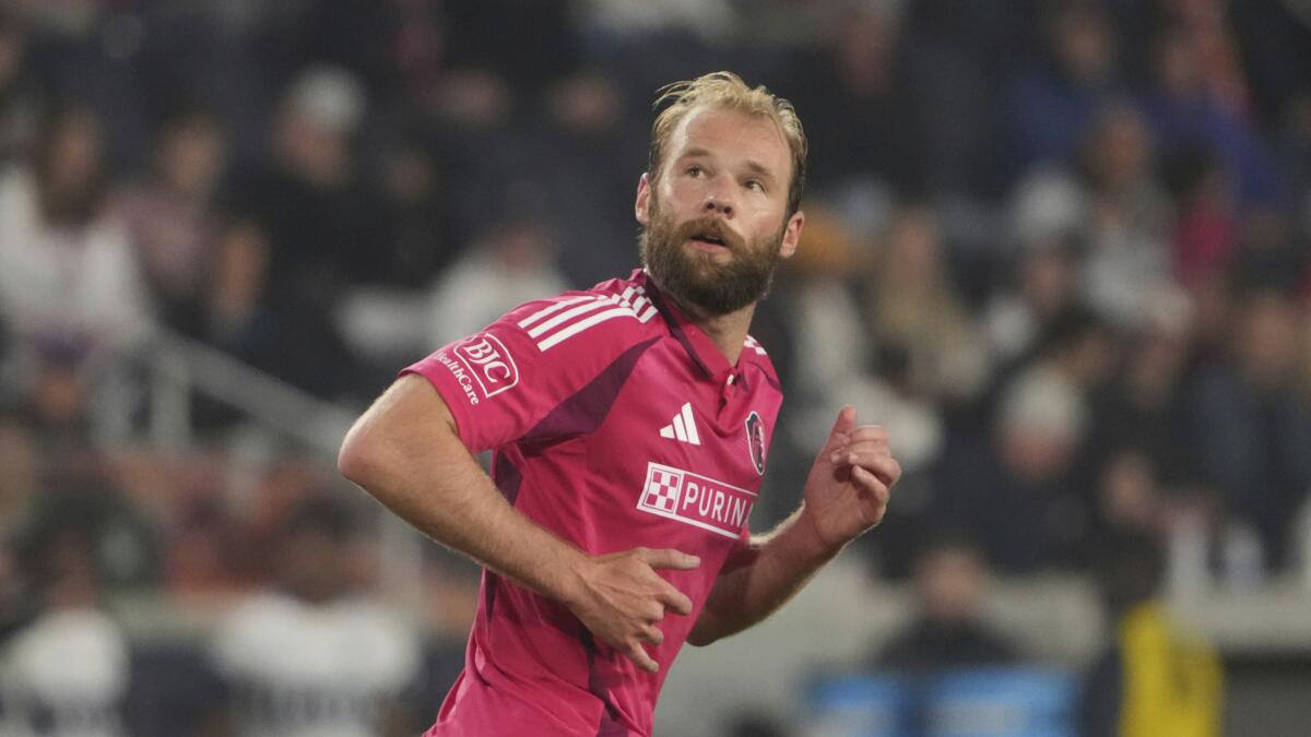 গ্যালাক্সি রিকুই পুইগ ছাড়া অন্য সিজন খুলেছে, কিন্তু আরও গভীরতার সাথে গ্যালাক্সি রিকুই পুইগ ছাড়া অন্য সিজন খুলেছে, কিন্তু আরও গভীরতার সাথে