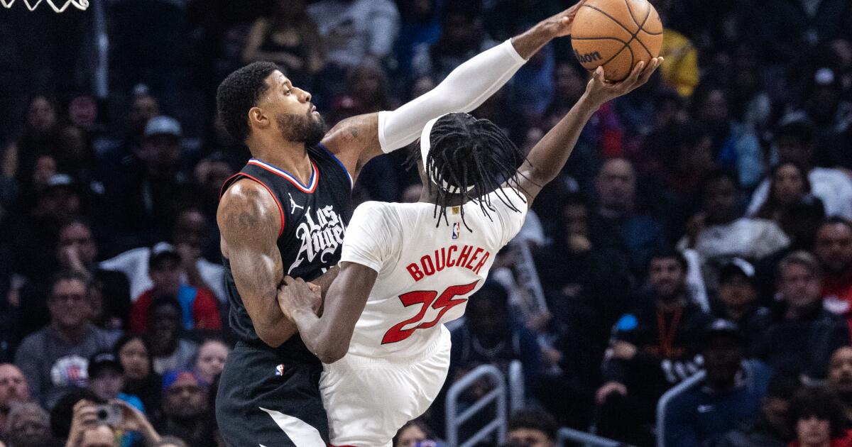 Kawhi Leonard celebrates new contract by leading Clippers to victory