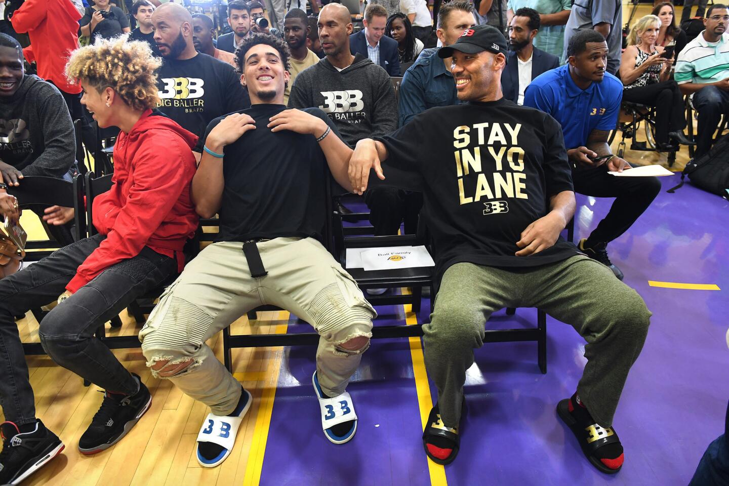 LaVar Ball says LaMelo will never play for Lakers because of what happened  with Lonzo: 'You think I'm going to come back?' - Lakers Daily