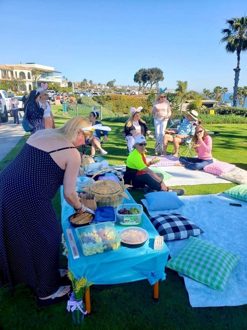 Newport Singles/Wonder group Easter party at Lookout Point in Corona del Mar in March.