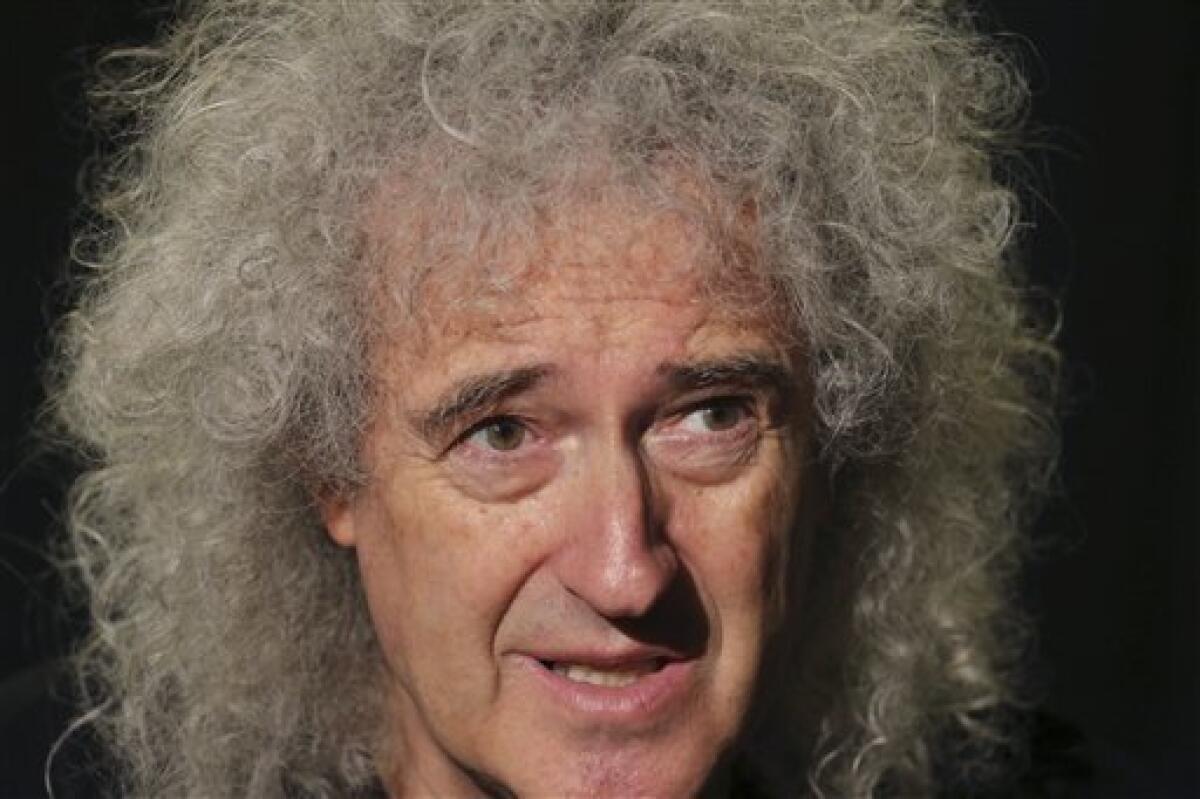 Brian May, guitarrista de la banda británica Queen, durante una entrevista con The Associated Press en Tokio el viernes 23 de septiembre de 2016. May se pronunció contra la caza de delfines en Japón mientras estaba en Tokio para un concierto de Queen.