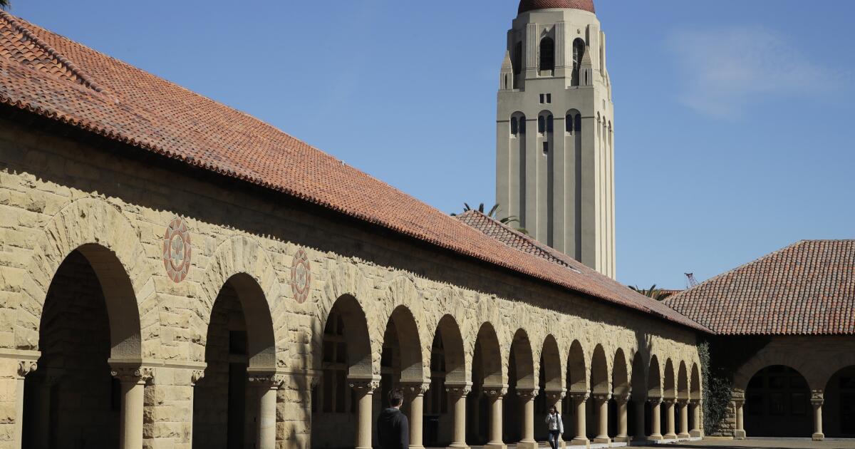 Le boom rapide des « anciens élèves » : comment les cours de courte durée à Harvard et Stanford deviennent une grosse affaire