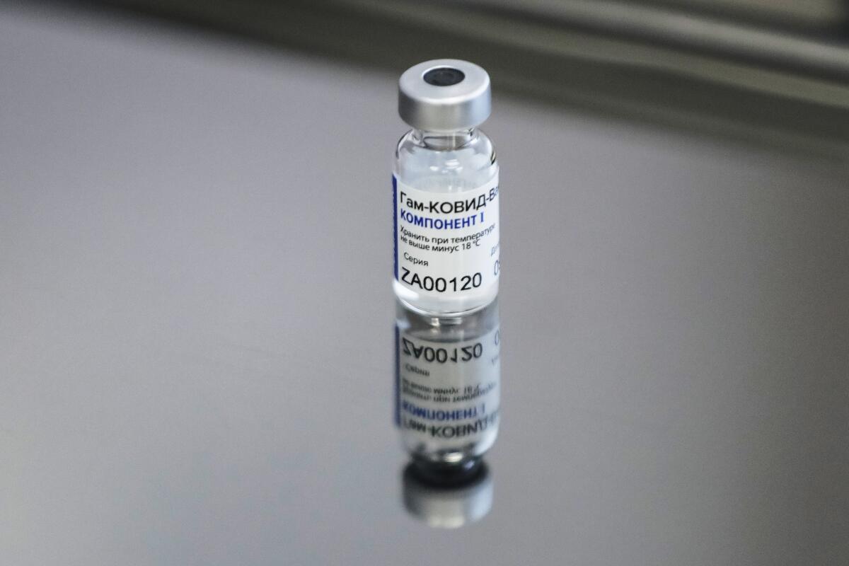 Una dosis de la vacuna Sputnik V contra el coronavirus desarrollada por Rusia, en Moscú.