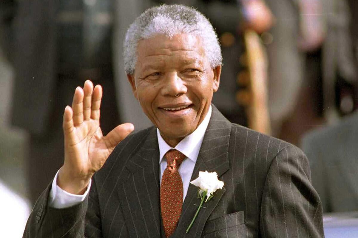 Celebrities react to Nelson Mandela's death