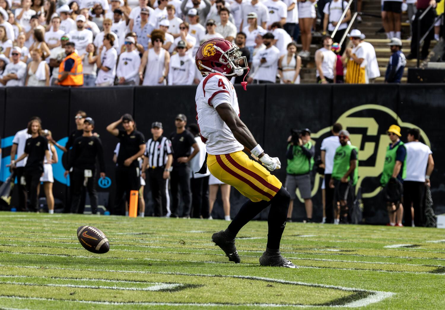 USC survives the Deion Sanders show in narrow win over Colorado