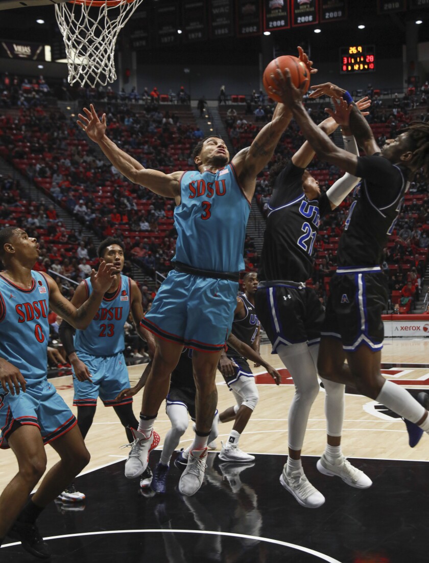 aztecs struggle but late blitz takes them past ut arlington the san diego union tribune