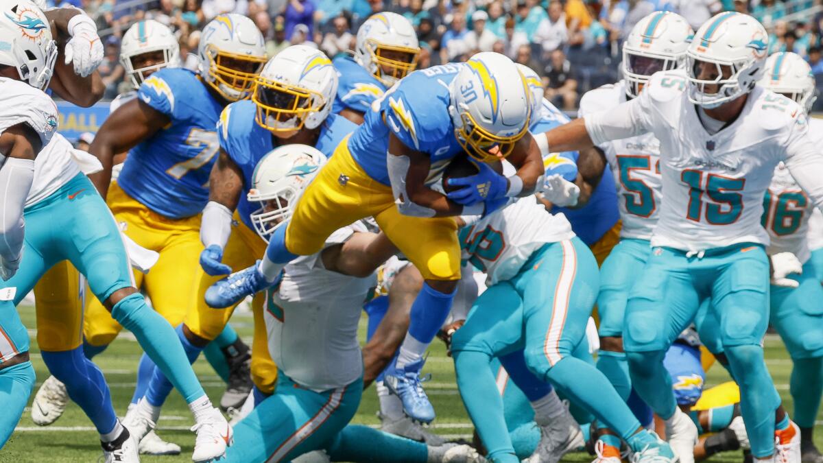 Dolphins come up short, losing 23-17 to LA Chargers - CBS Miami