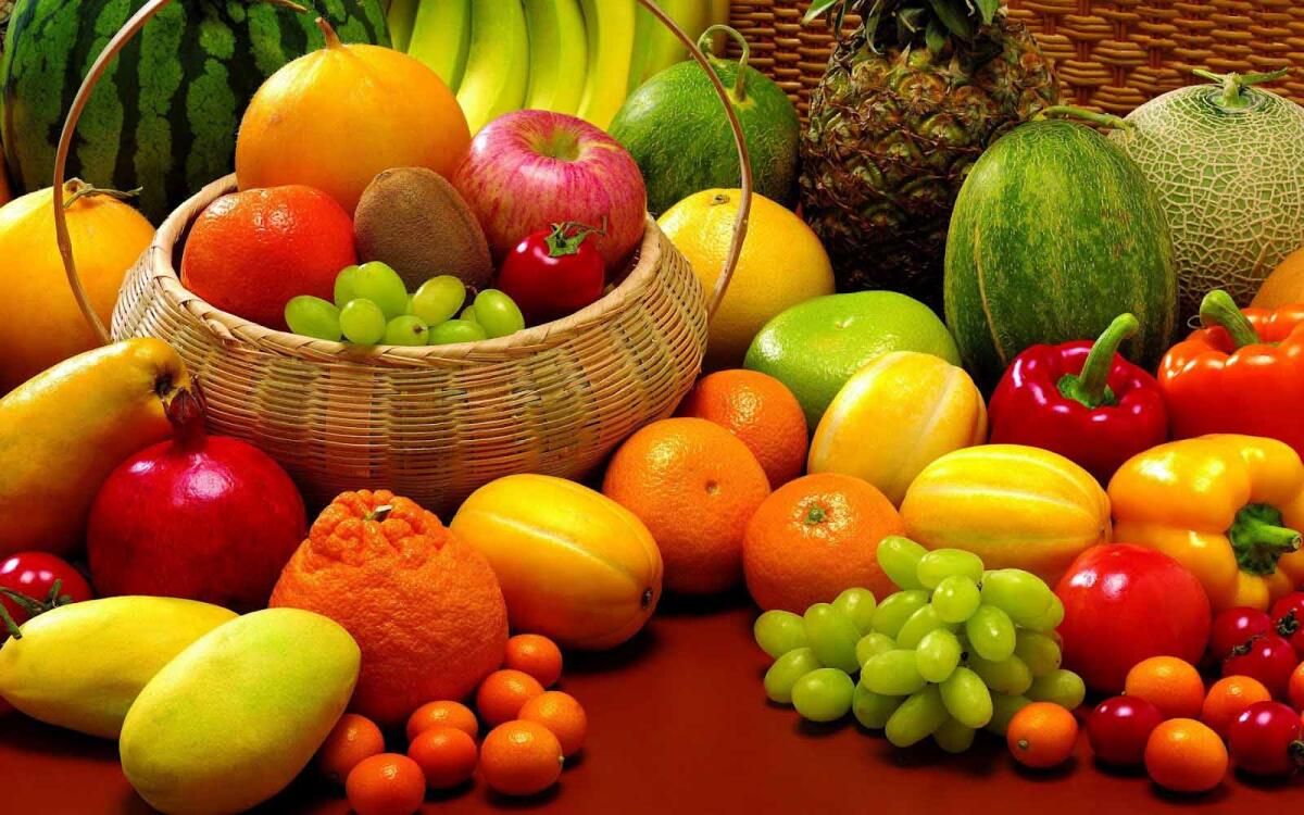 Frutas y verduras como primer opción antes que las grasas saturadas.