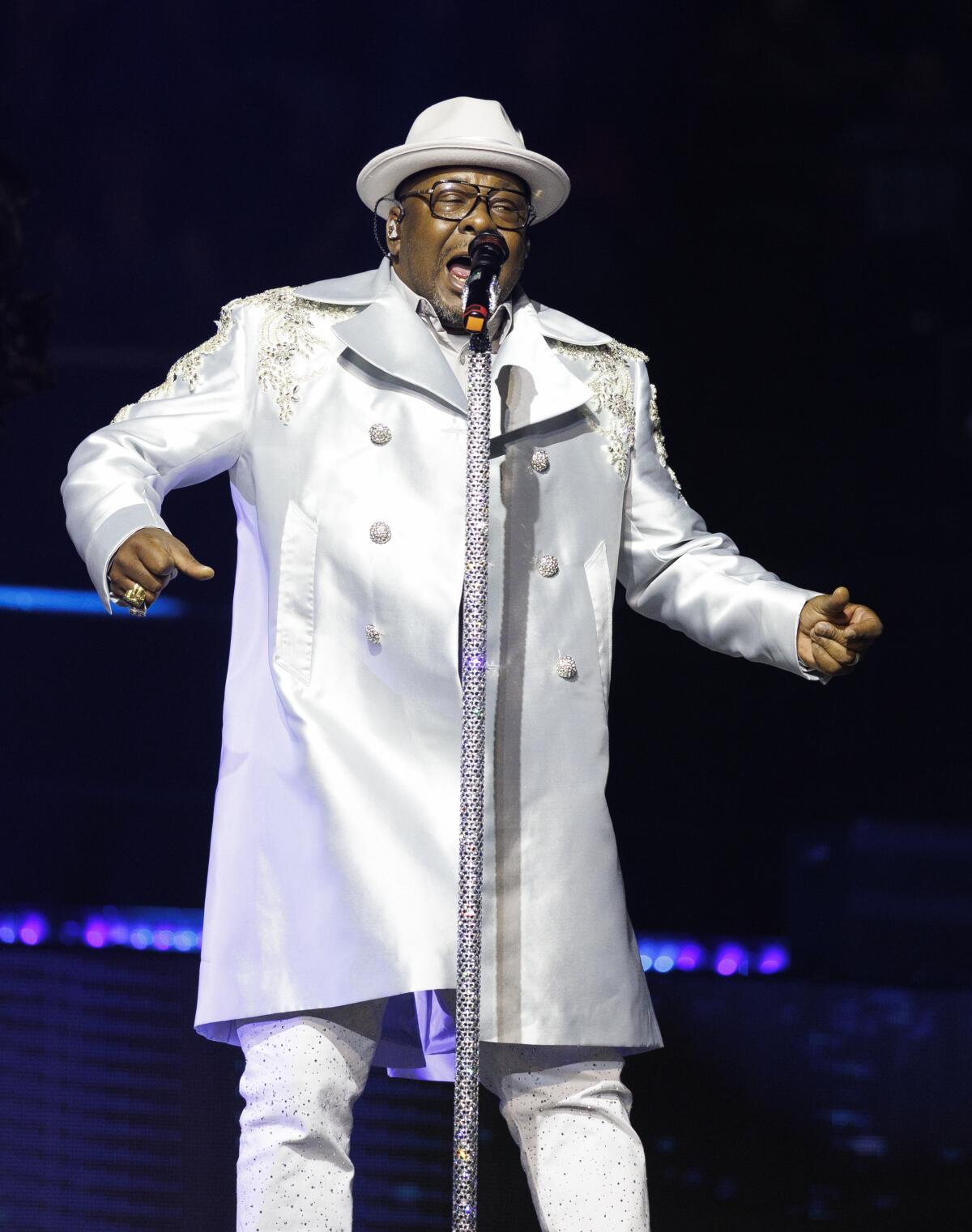 Bobby Brown se apresenta com a Nova Edição