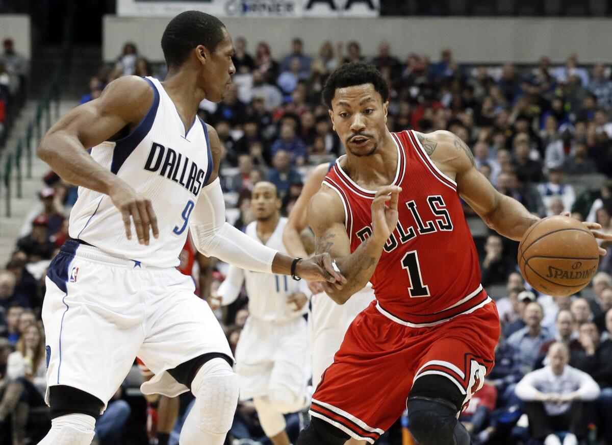 Derrick Rose is expected to return to the court in four to six weeks after surgery to repair a torn meniscus in his right knee.