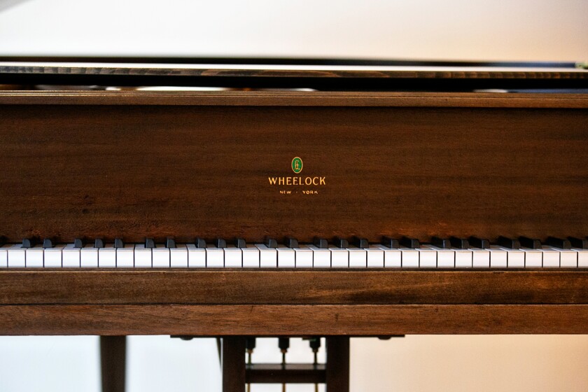 El piano Wheelock que ha regresado a Thomas Mann House. 