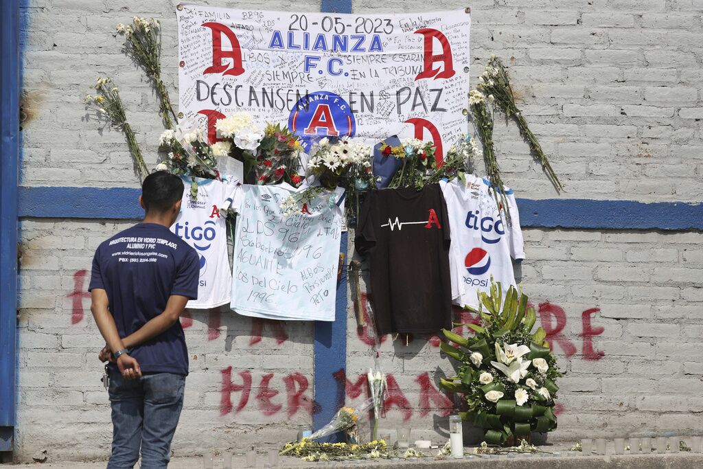El Salvador: acusados llegan a acuerdo con familiares de víctimas por estampida en partido de fútbol