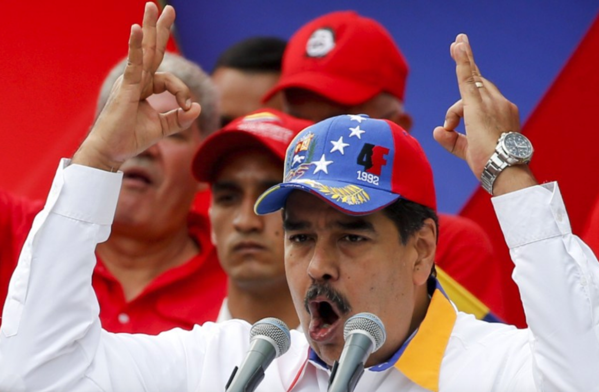 El presidente venezolano Nicolás Maduro habla durante un mítin antiimperialista por la paz, en Caracas, Venezuela.
