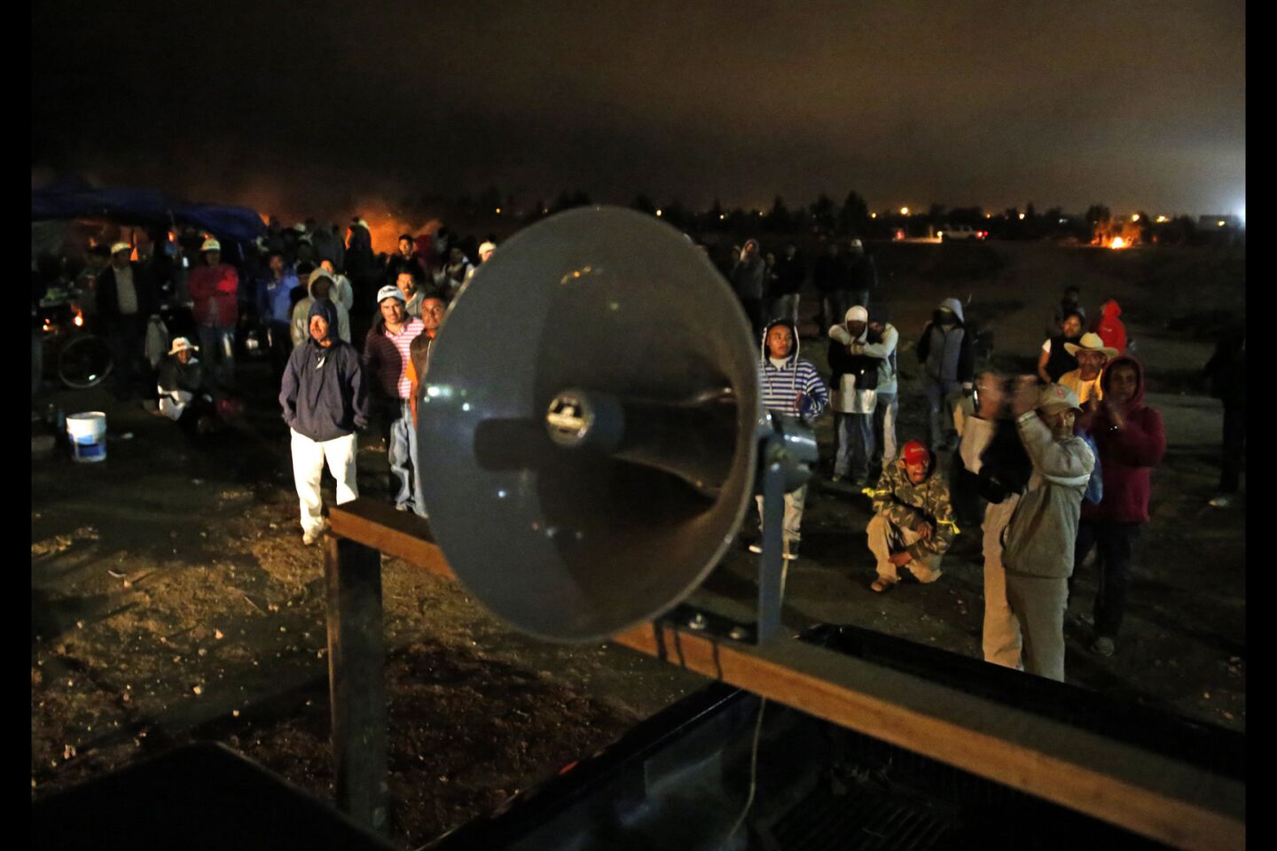 Mexican Farmworkers Strike Over Low Wages Blocking Harvest Los Angeles Times 