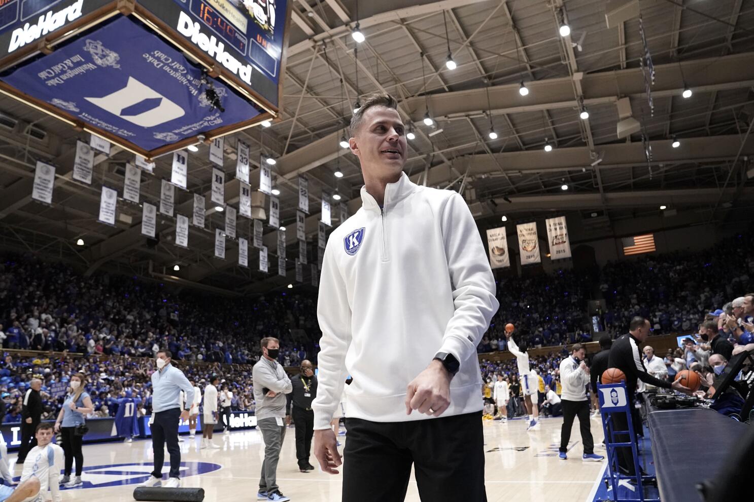 No. 7 Blue Devils start anew with Scheyer, 11 new players