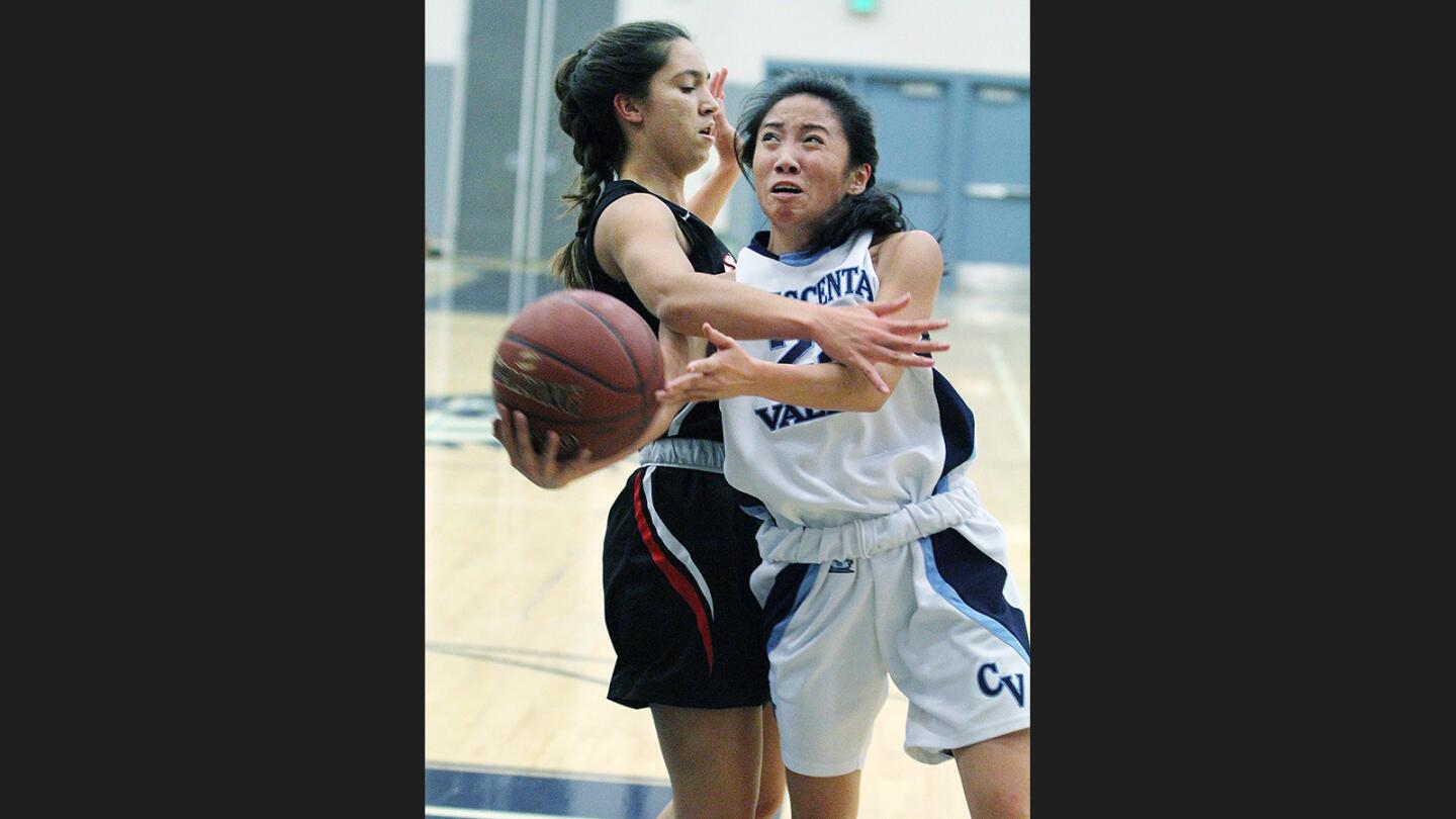 Photo Gallery: Crescenta Valley vs. Flintridge Sacred Heart in tournament girls' basketball