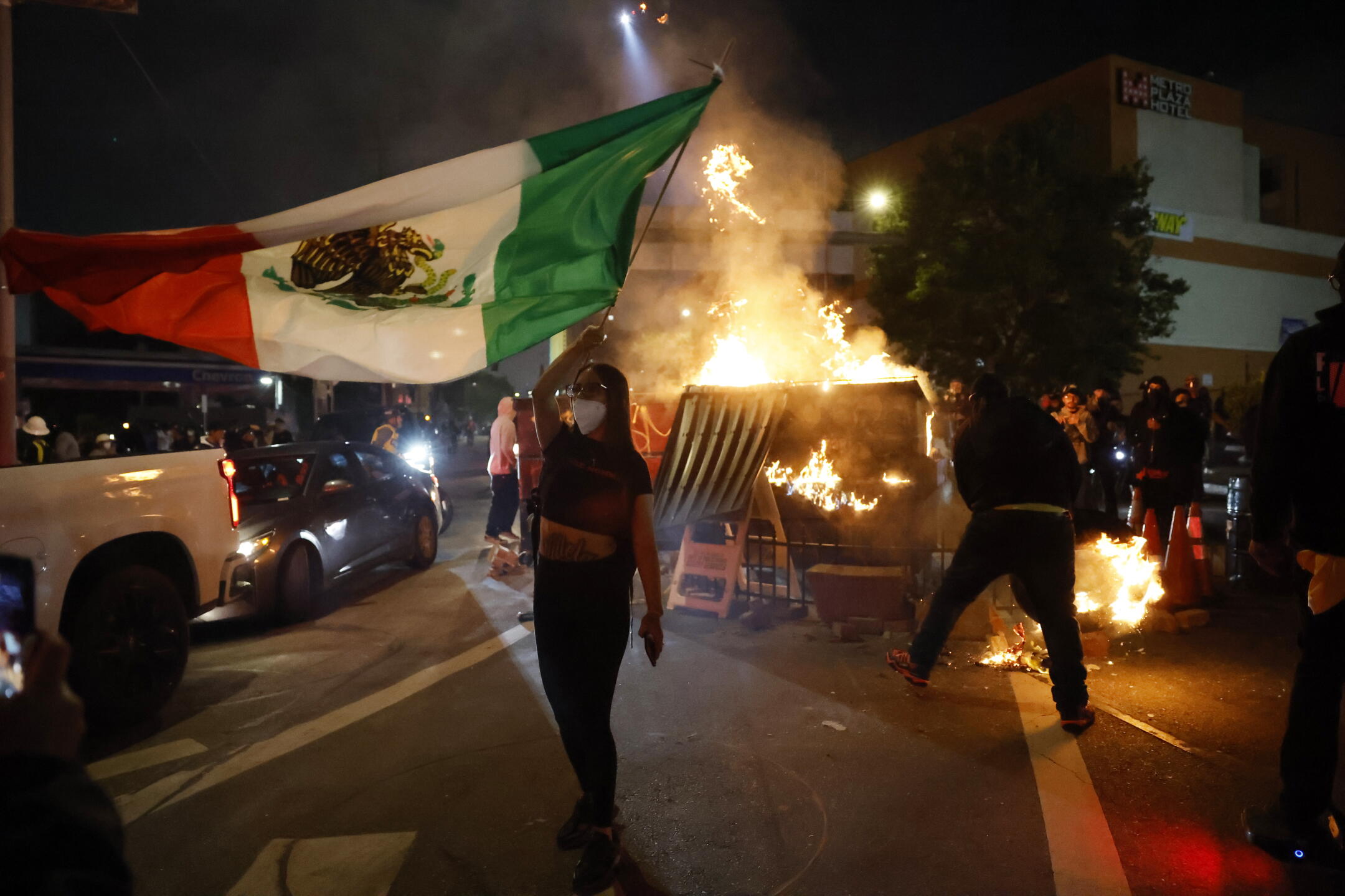 Ice Riots La Photos: A fierce pushback on ICE raids in L.A. from protesters ...