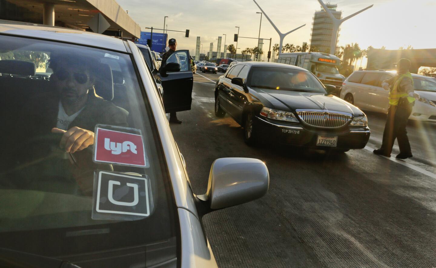 Lyft begins service at LAX