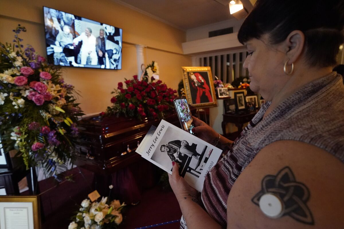 Family, fans bid adieu to music icon Jerry Lee Lewis - The San Diego