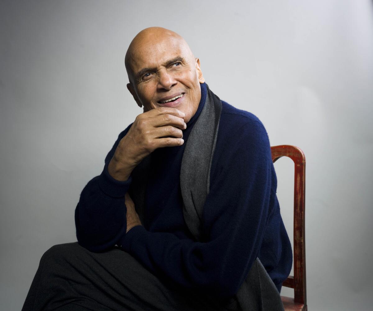 ARCHIVO - El actor, cantante y activista Harry Belafonte del documental "Sing Your Song", 