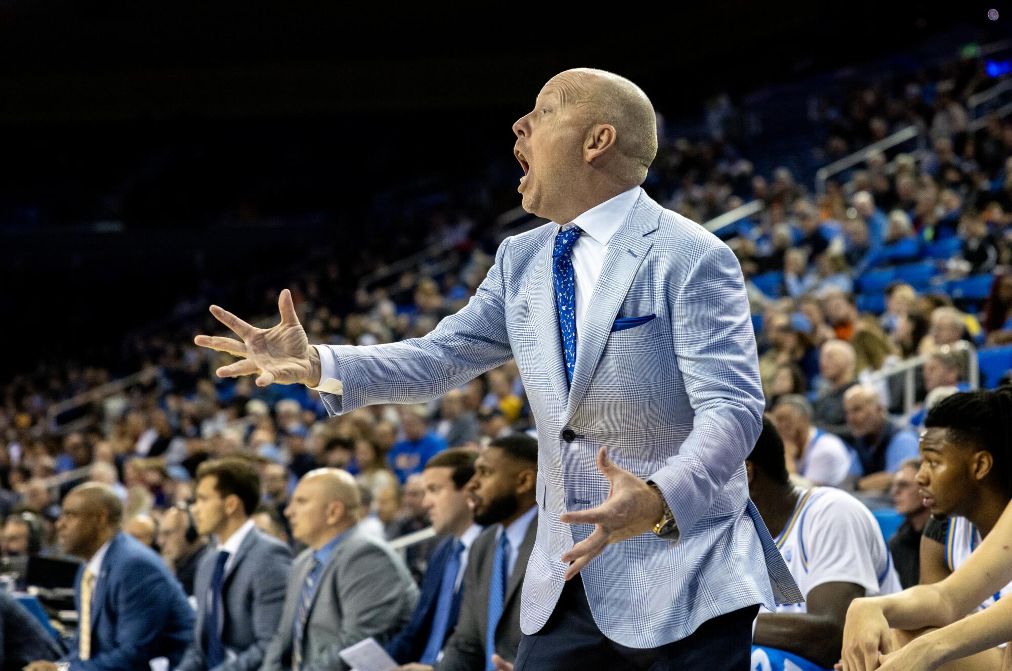 UCLA basketbolu, NIL'deki büyük büyümenin ortasında serbest oyuncu döneminde nasıl gelişti?