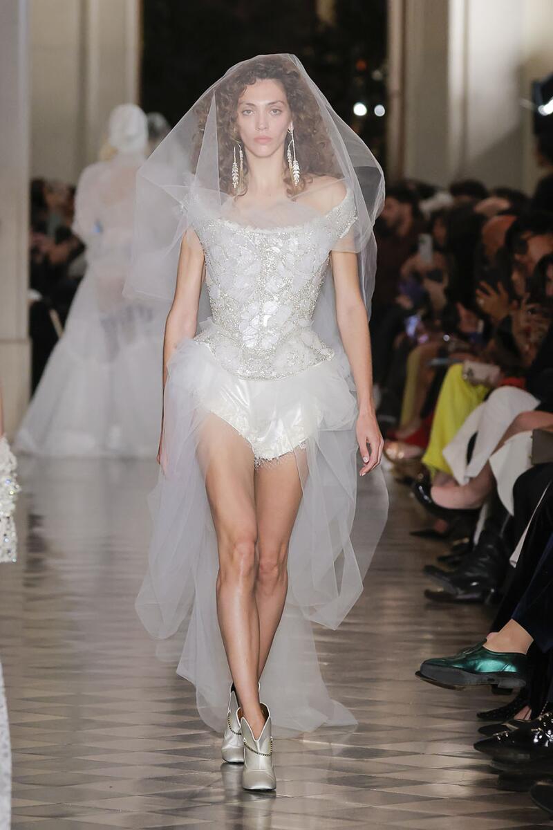 Vivienne Westwood's Debut Bridal Show Hits Barcelona Runway - Los Angeles Times Vivienne Westwood's Debut Bridal Show Hits Barcelona Runway - Los Angeles Times