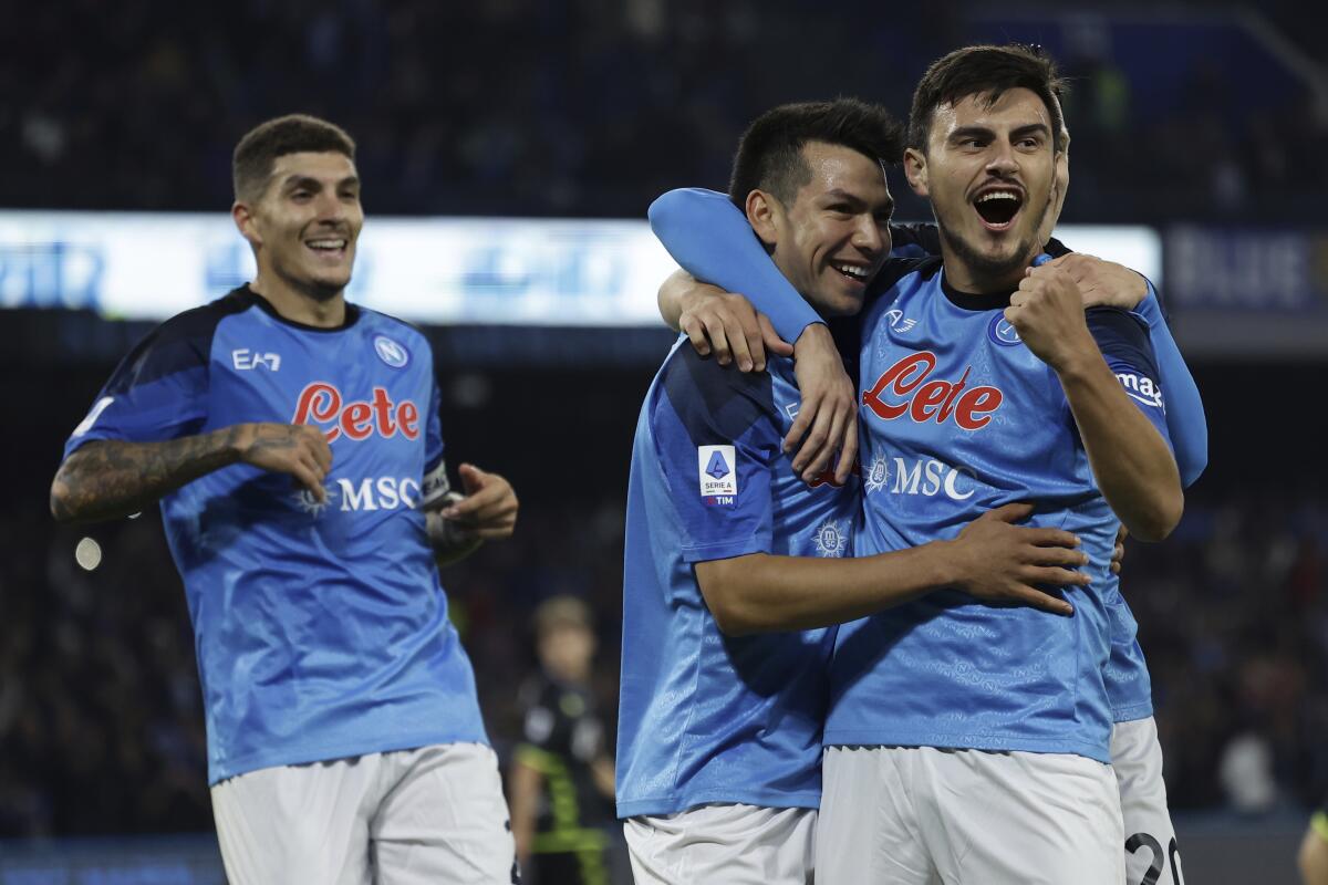 Napoli back on top - Eurosport