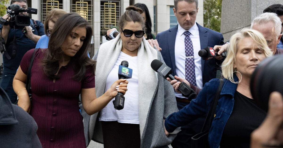 ترامب يقول تشير لائحة اتهام مساعد نيوسوم السابق إلى التحقيق الفيدرالي في تحقيق الدولة