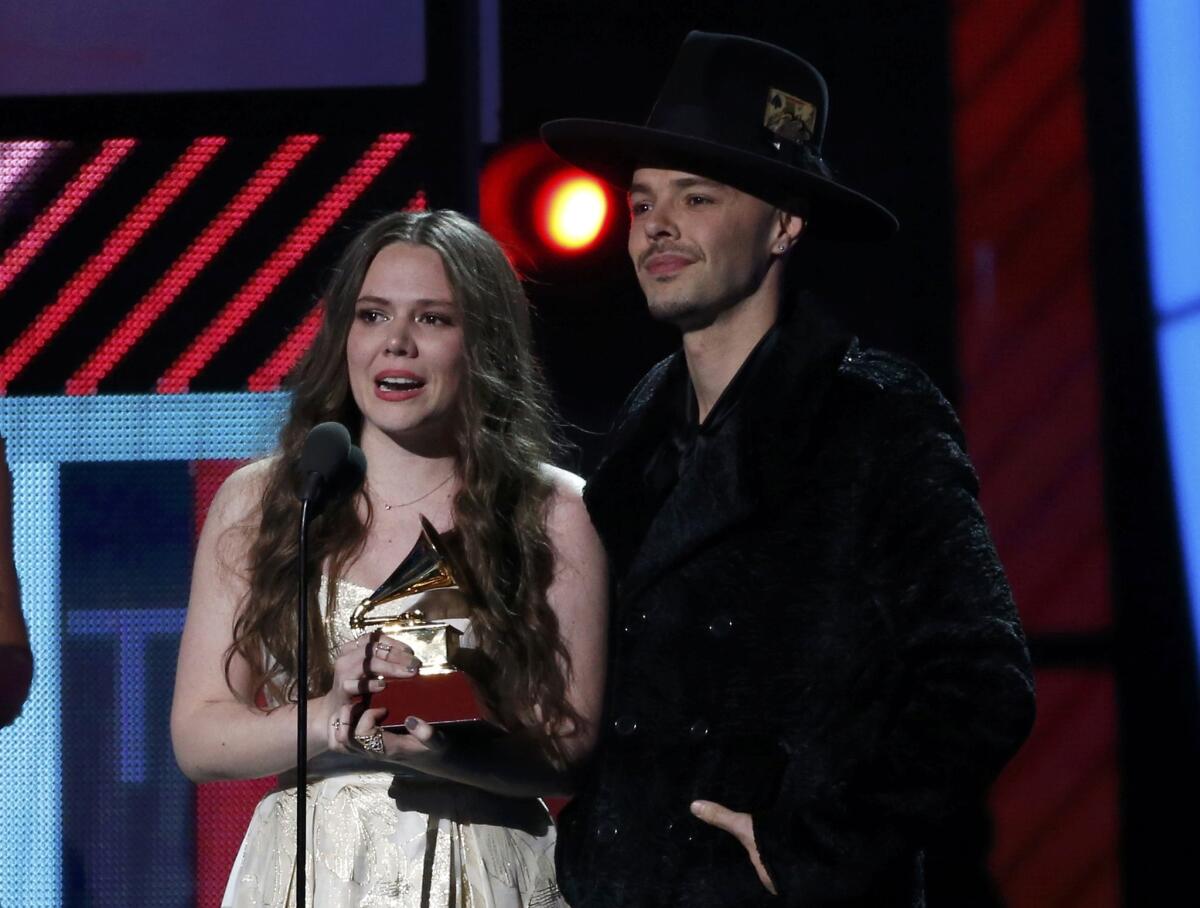 Jesse y Joy en la ceremonia del Latin Grammy.