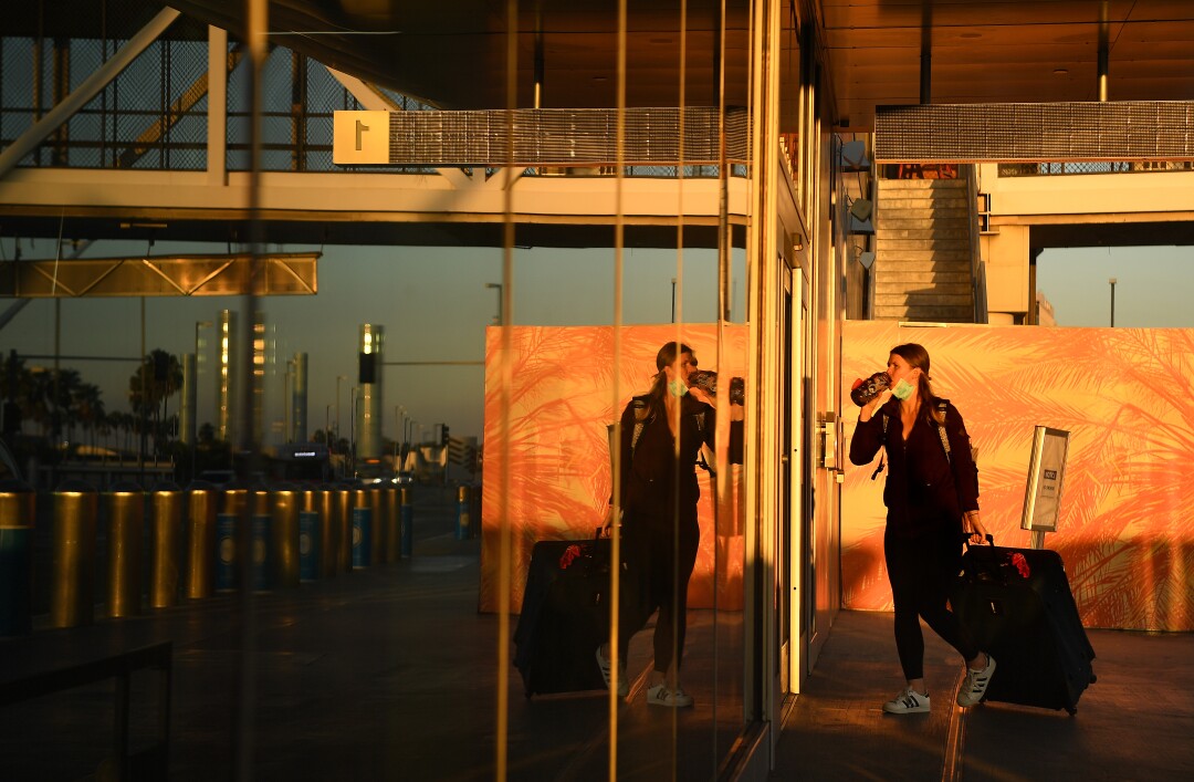 lax
