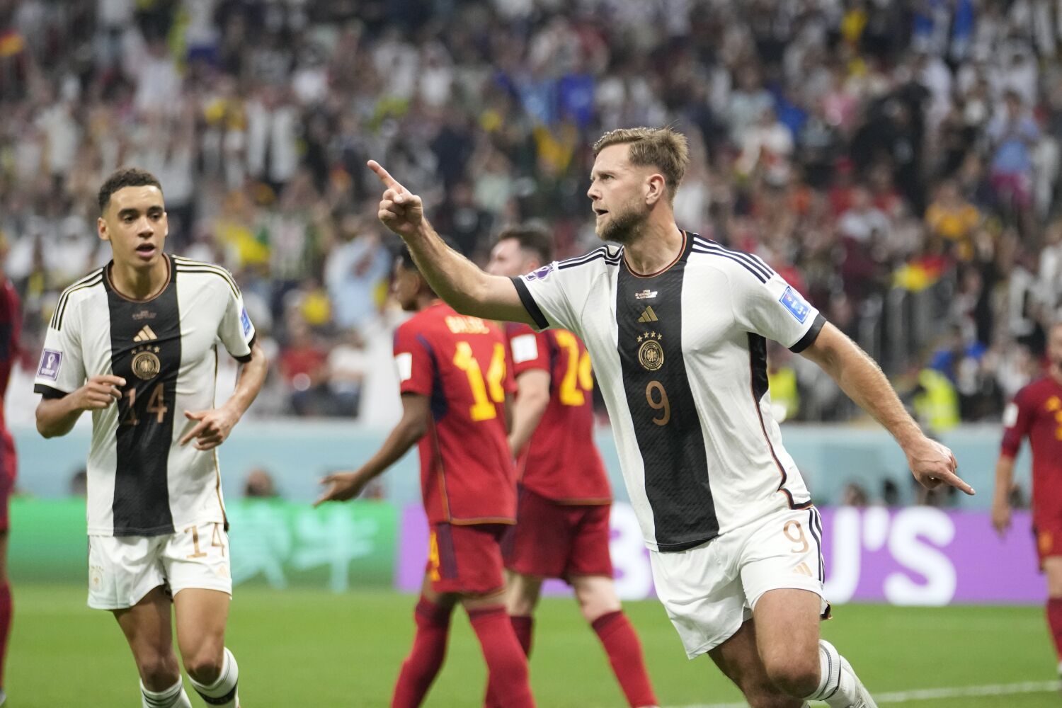 Füllkrug rescata a Alemania y evita clasificación de España