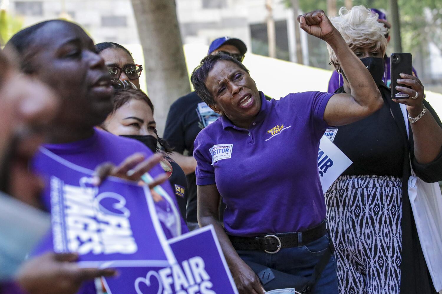 Kaiser healthcare workers to vote on possible strike 7