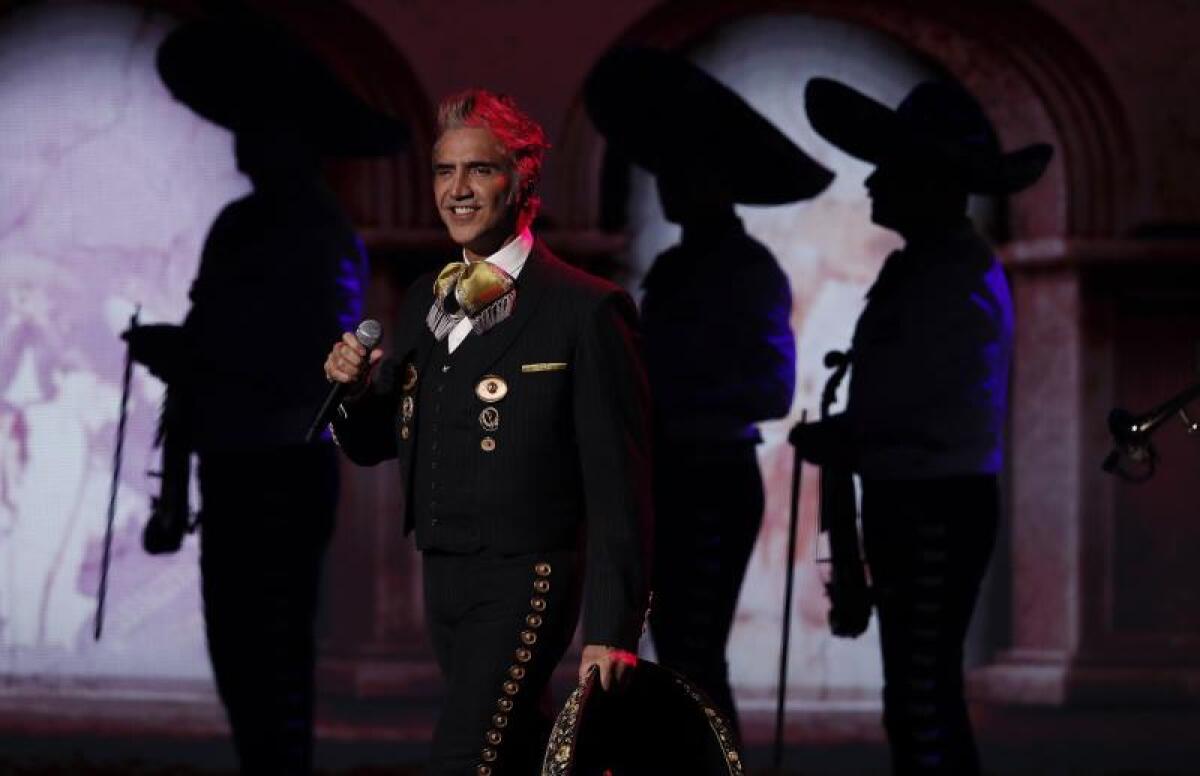 Alejandro Fernández donará lo recaudado por un tema musical.
