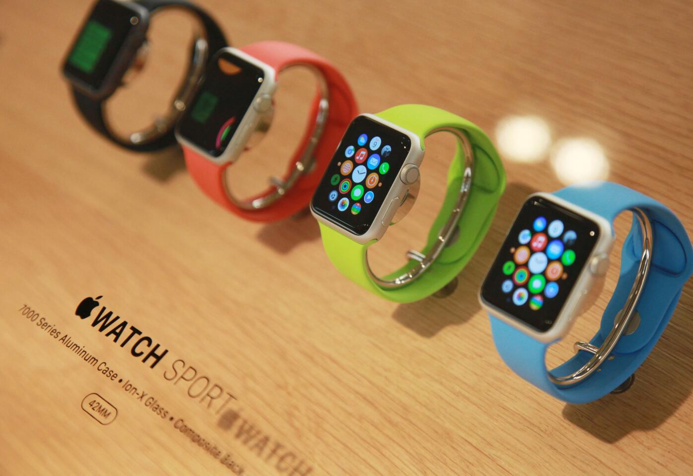 Apple watch debuted to mixed reviews